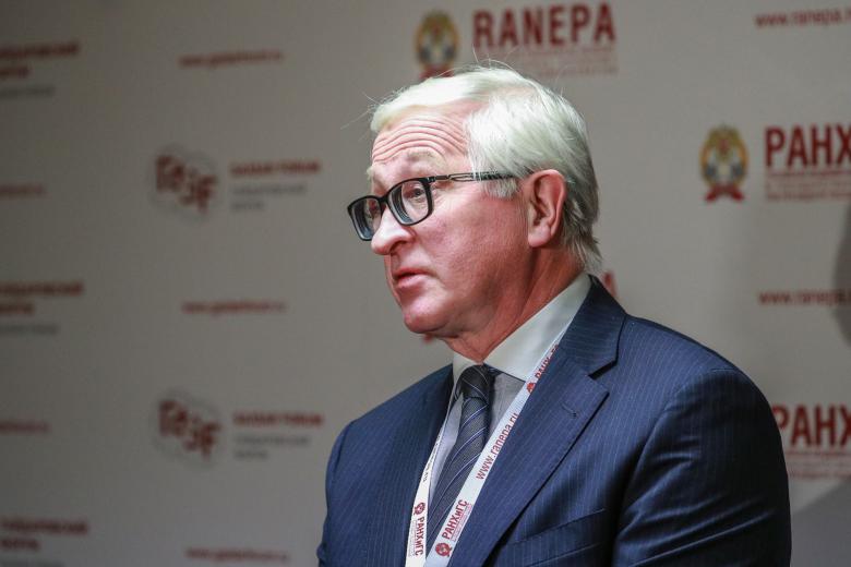 Александр Шохин