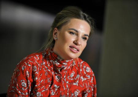Гай Германика подала в суд на соседей по дому из-за испорченной картины