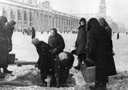 125 граммов хлеба, обстрелы по 13 часов: как жил блокадный Ленинград