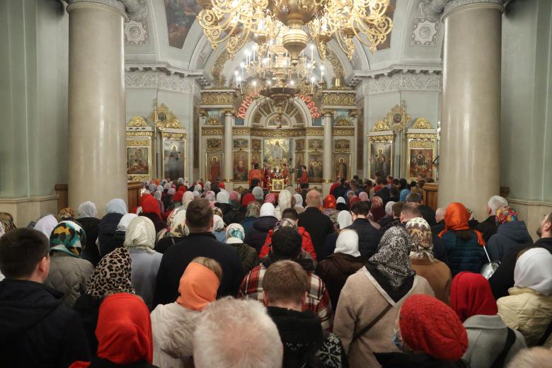 Богослужение в Даниловом монастыре