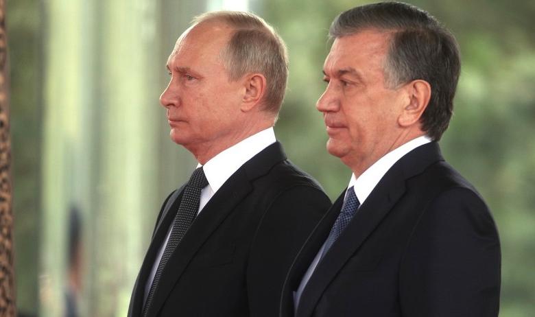 Президент России Владимир Путин и лидер Узбекистана Шавкат Мирзиёев