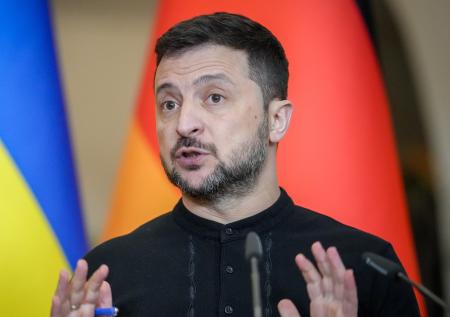 Зеленский вдохновил «Укрпочту» выпустить матерную марку