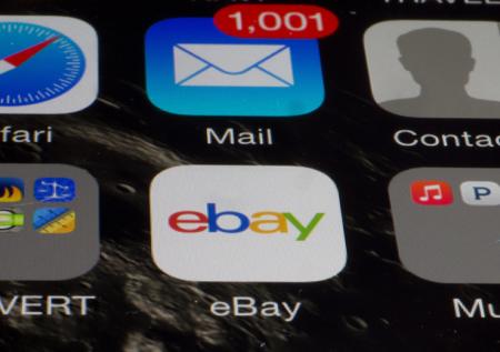 Роскомнадзор потребовал от eBay удалить объявления о продаже военных наград