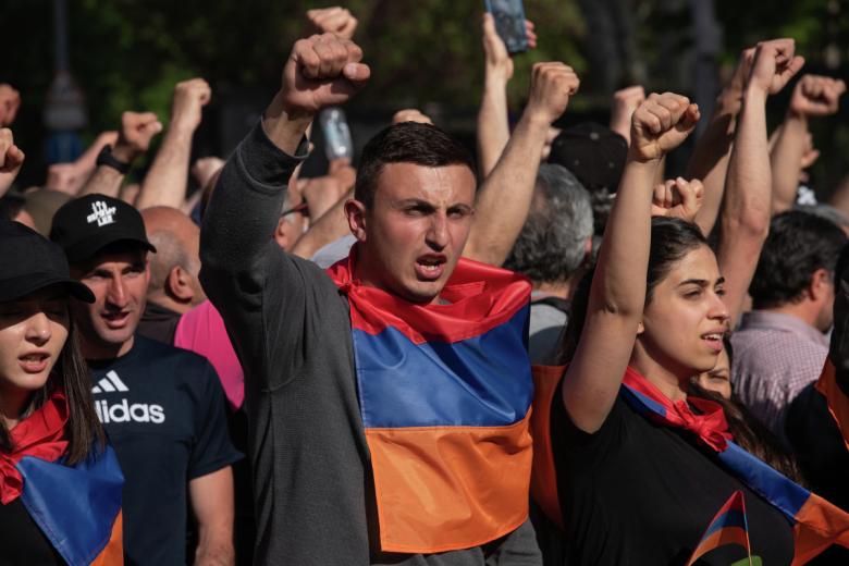 Участники протестного движения в Ереване