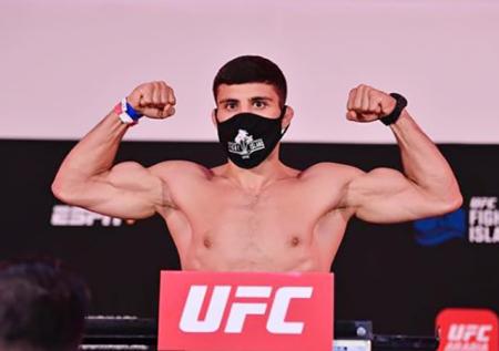 Царукян одержал вторую победу в UFC