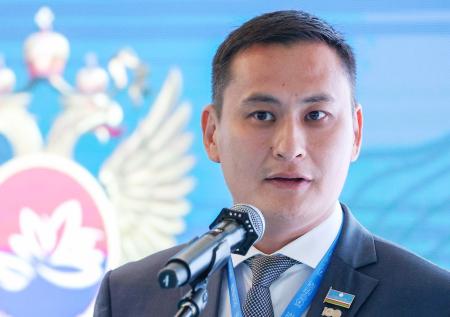 «Они покупают»: якутский министр похвалил бизнесменов за «продажу» снега