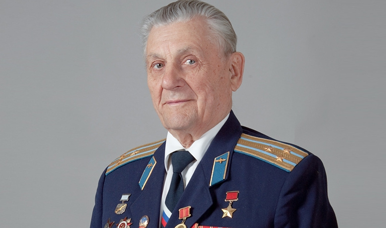 Летчика-испытатель, Герой Советского Союза Иван Ведерников