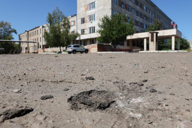 Здание медицинской организации «Семья и здоровье», пострадавшее в результате обстрела со стороны ВСУ