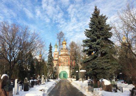 Обещал воскреснуть и не воскрес: знахаря похоронили заживо по его просьбе