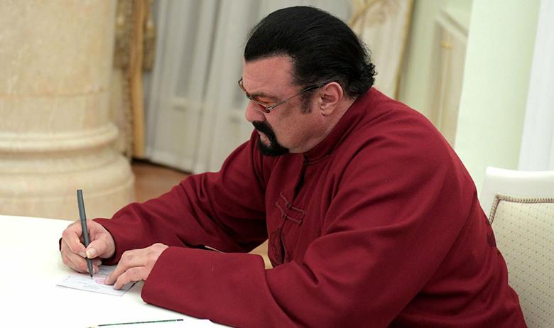 Стивен Сигал