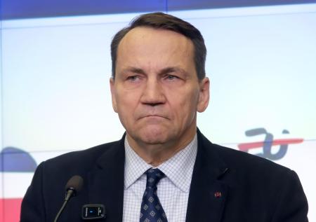 Глава МИД Польши задумался о роли США после кино про инопланетян