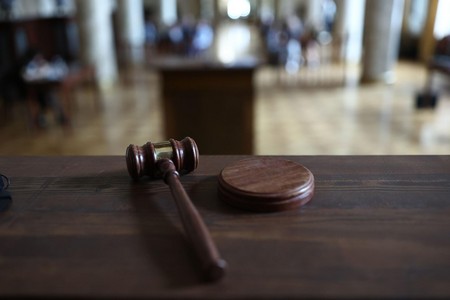 Затворника с паспортом покойника будут судить за педофилию