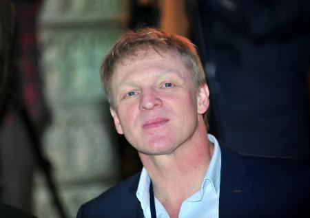 Звезда «Уездного города» обратился к обидевшемуся на игроков КВН Рогозину
