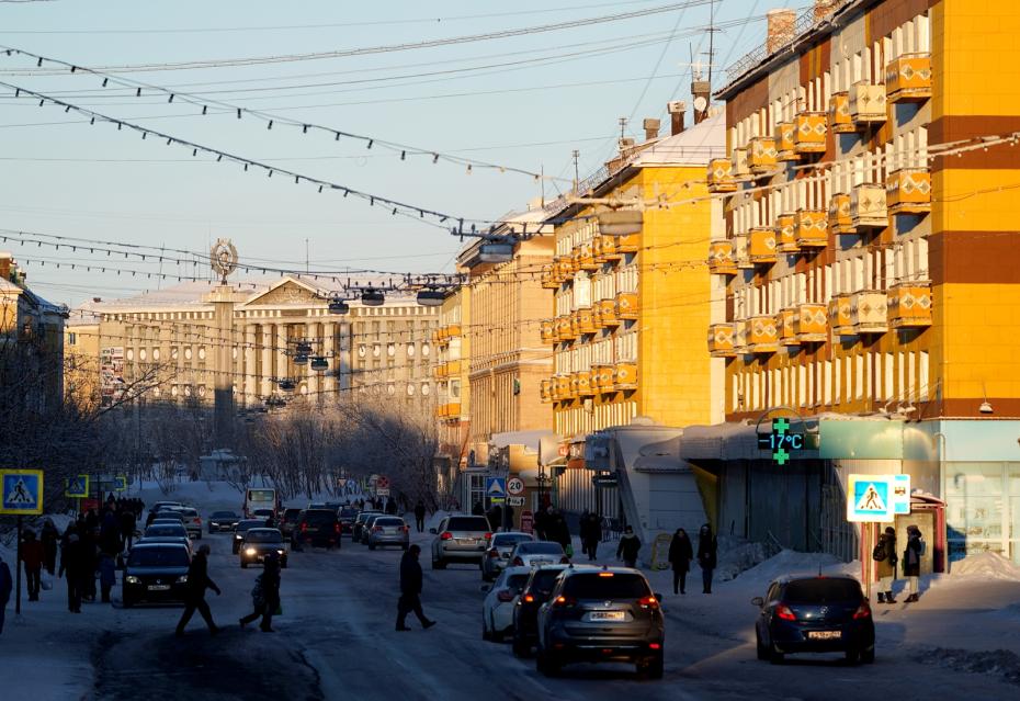 Воркута. Машины на одной из улиц города