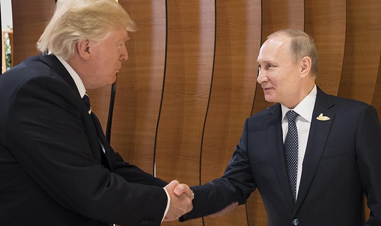 Президенты США и РФ Дональд Трамп и Владимир Путин 