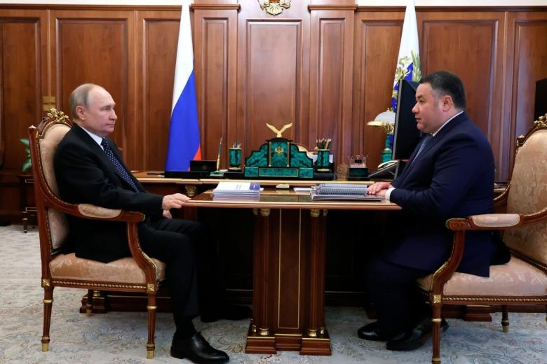 Президент России Владимир Путин на встрече с губернатором Тверской области Игорем Руденей 