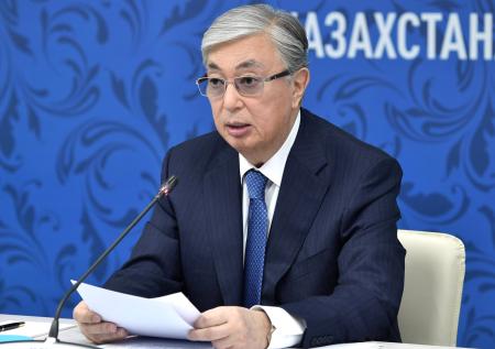 Токаев начал досрочно отменять режим ЧП в ряде регионов Казахстана