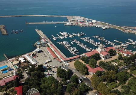 Превратились в тропики: Вильфанд рассказал о погоде на курортах России