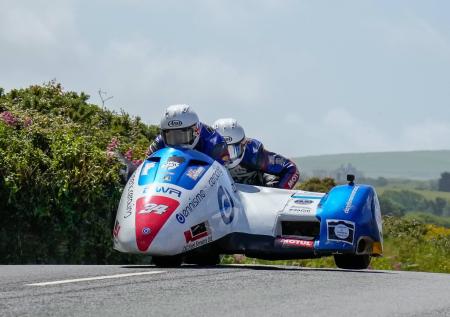 Отец и сын погибли во время заезда на соревнованиях Isle of Man TT