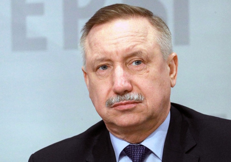 Антиковидные меры в Петербурге продлили еще на год