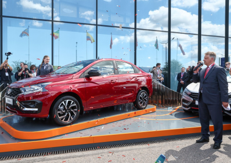 Чем удивил АвтоВАЗ: цена на Iskra, дизайн, Дубай и модные мультимедиа