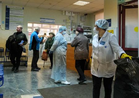 Врач рассказал, что многие больницы Подмосковья не принимают больных COVID