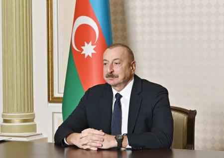 Президент Азербайджана поздравил Путина с Днем России