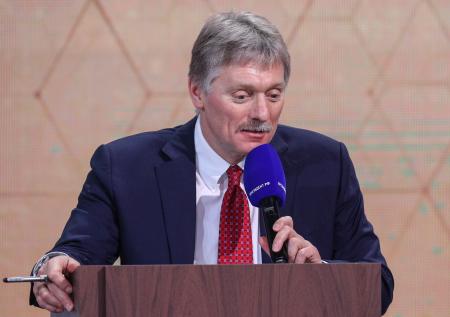 Песков охарактеризовал дружбу США и Украины как враждебную для России