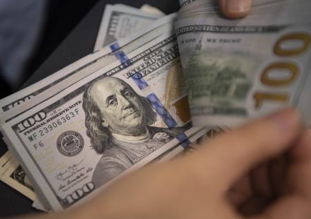 Посол России в Китае оценил возможность полного отказа от доллара