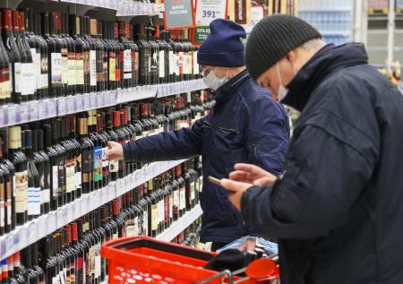 В Госдуме предсказали последствия запрета на продажу алкоголя без QR-кодов