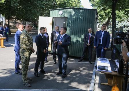 Полторак объяснил резкий жест Зеленского