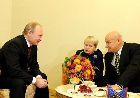 Путин поздравил с днём рождения поэта-песенника Добронравова