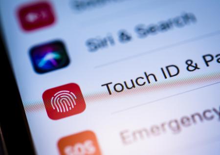 iPhone с подэкранным Touch ID может выйти в 2021 году