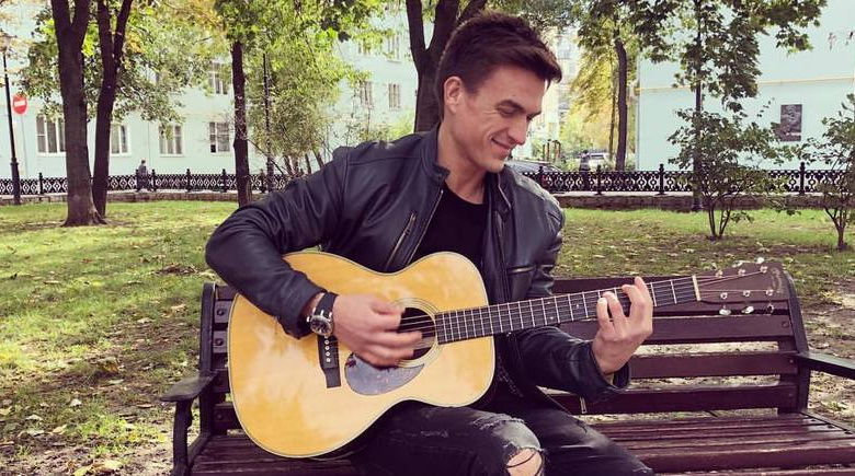 Певец Влад Топалов