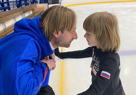 Сын Плющенко попрощался со школой