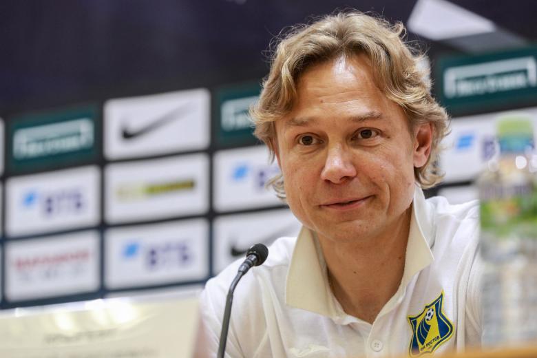 Валерий Карпин