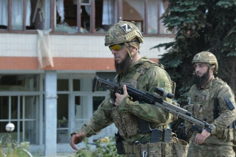 Бойцы подразделения полка полиции специального назначения имени Героя России Ахмата-Хаджи Кадырова МВД Чеченской Республики