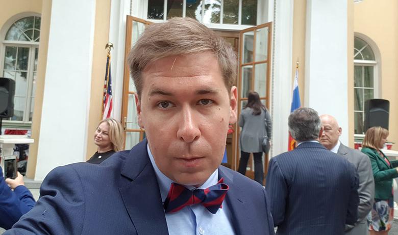 Илья Новиков