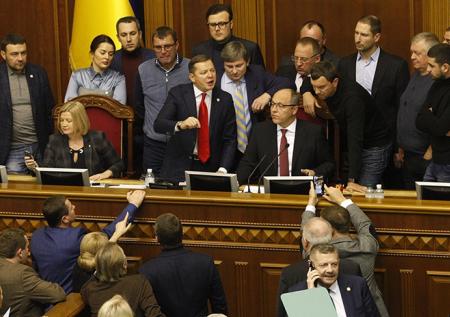 Ляшко назвал украинские выборы порнографией в дурдоме