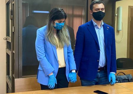 Пытавшаяся примкнуть к ИГ Караулова вышла замуж за защищавшего её адвоката