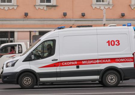 В Петербурге ребенок выпал из окна, засмотревшись на фейерверк