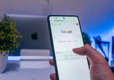 Роскомнадзор потребовал от Google удалить угрозы в адрес россиян
