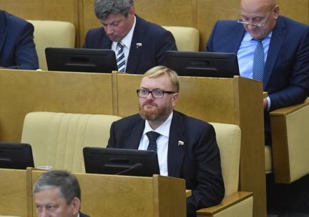 Милонов предложил мостить центральные улицы городов брусчаткой