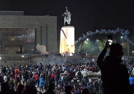 В Бишкеке после ухода из города милиции назначен комендант 