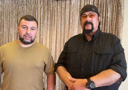 В Госдуме поддержали идею Сигала снять документальный фильм о Донбассе