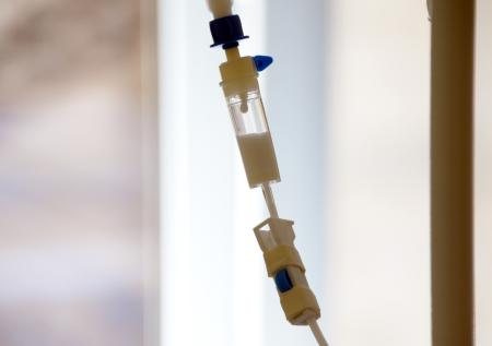 Четырехлетняя девочка выпила коньяк отца и попала в реанимацию