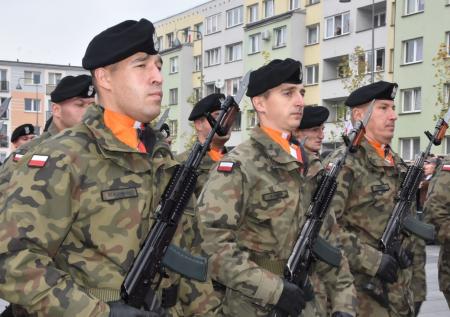 В Польше начали массово разворачивать армейские рекрутинговые центры