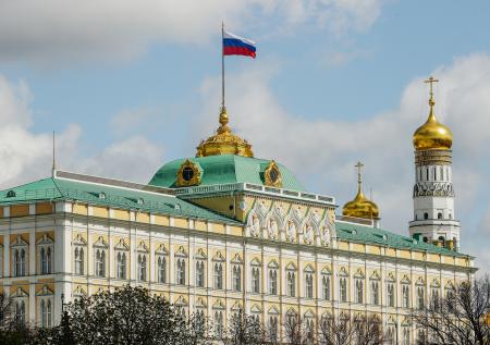 Песков объяснил, почему Куренкова выбрали кандидатом на пост главы МЧС