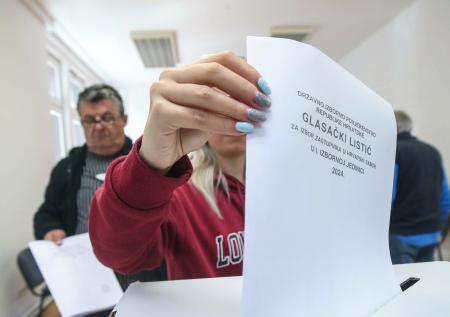 Стали известны итоги первого тура выборов президента в Хорватии