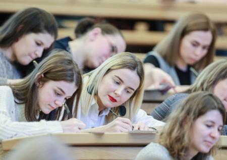 Российские студенты начнут получать стипендию имени Жириновского